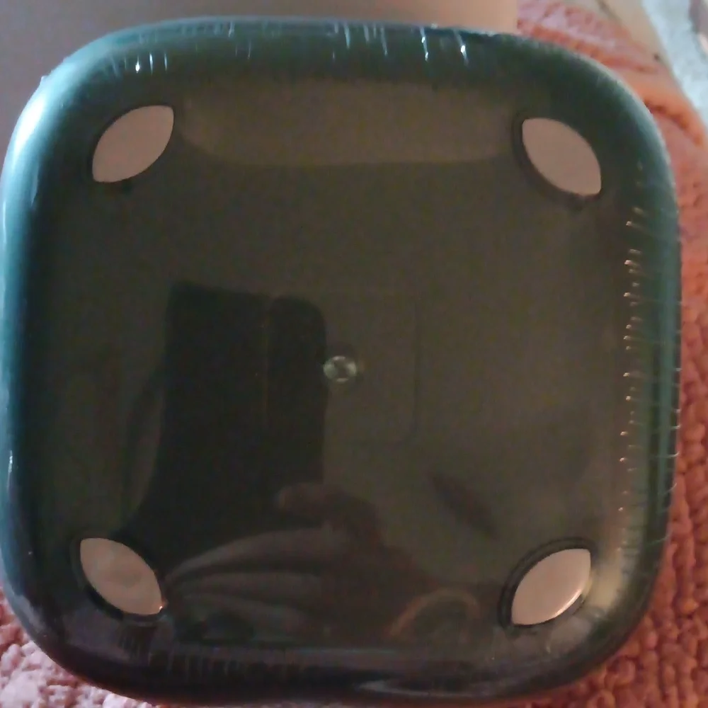 PET WATER DISPENSER, GREAT FOR CATS AND SMALL DOGS